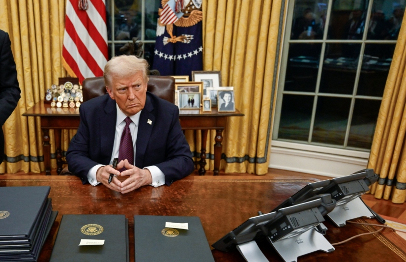 US Supreme Court grapples with Trump bid to restrict birthright citizenship
