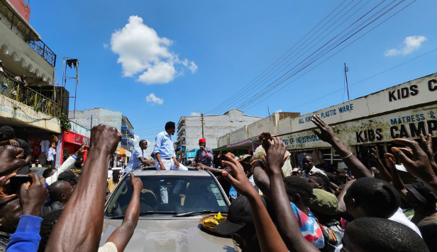 No handouts, just hype! Salasya brags about packing rallies without spending a dime